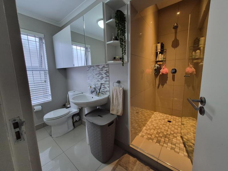 To Let 4 Bedroom Property for Rent in Oude Westhof Western Cape